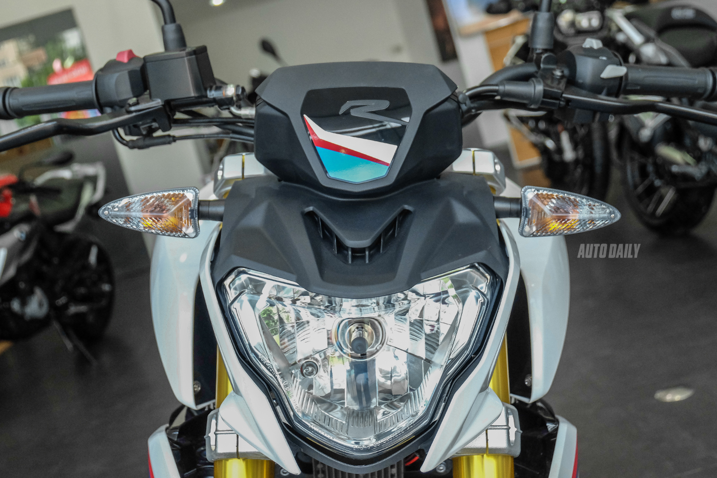 bmw-g310r-6.jpg