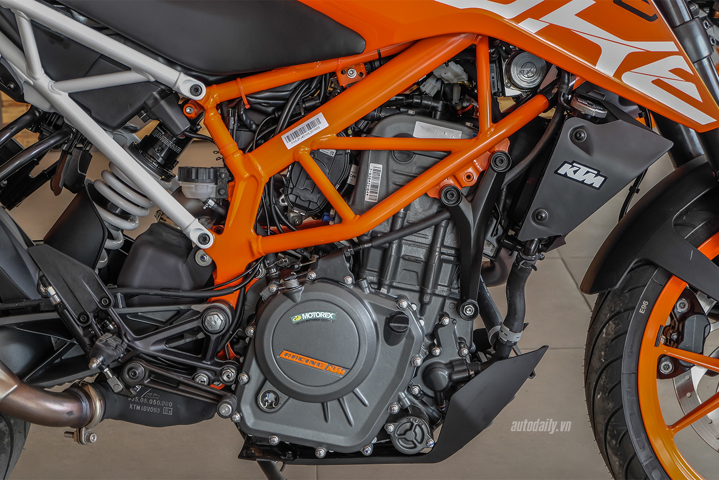 ktm-duke-390-2018-11.jpg