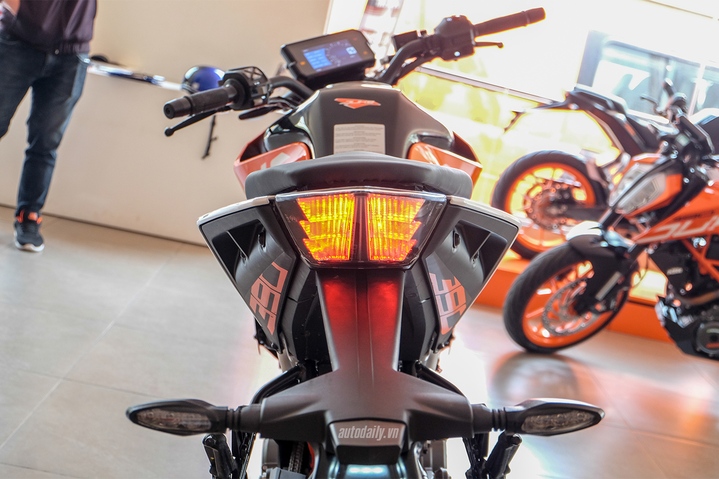 ktm-duke-390-2018-19.jpg