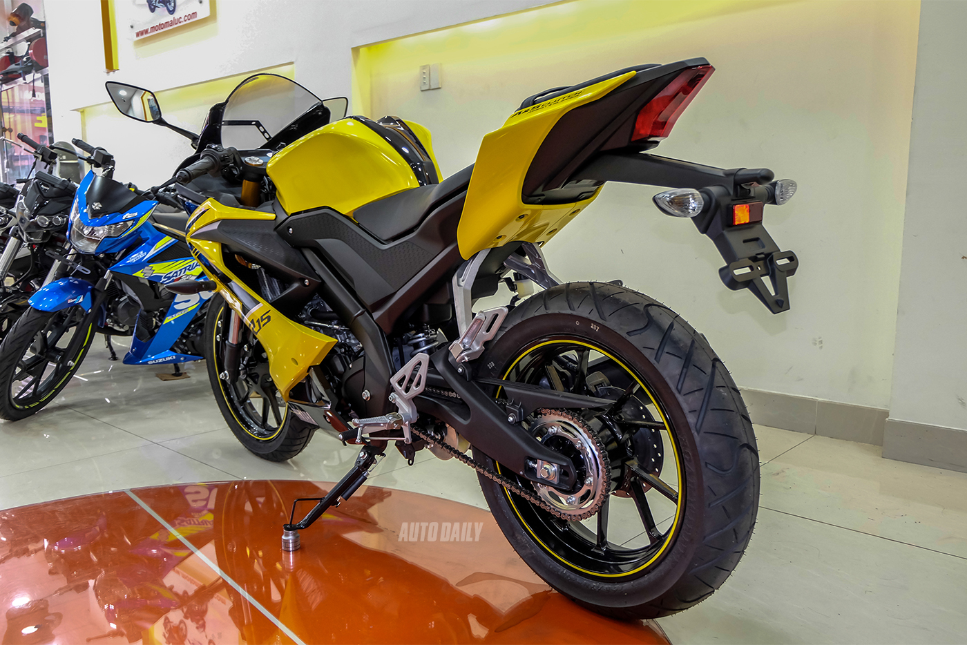 yamaha-yzf-r15-2018-51.jpg