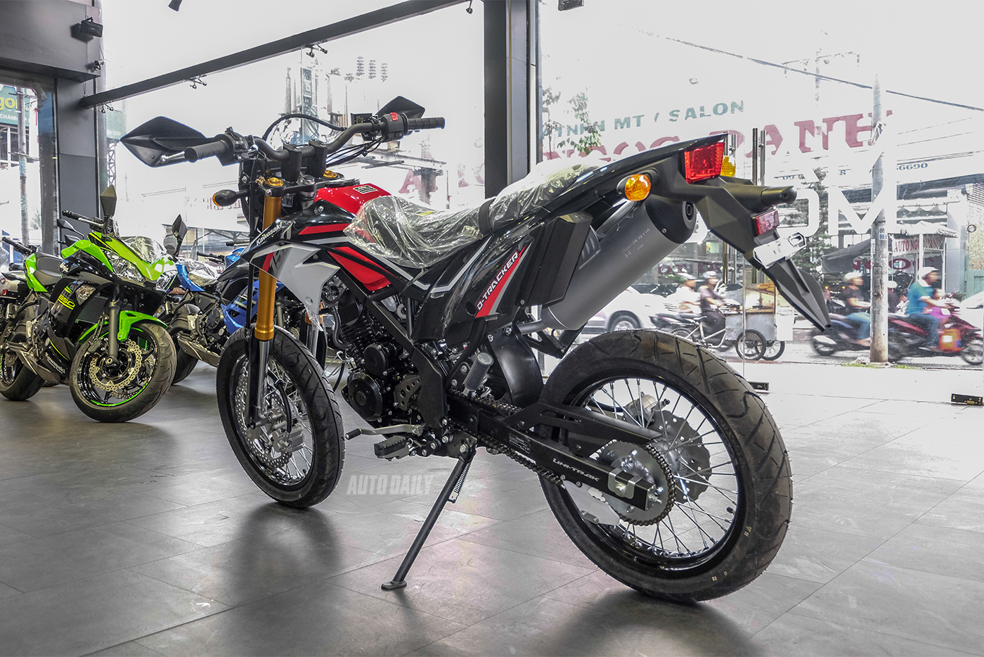 Ảnh chi tiết Kawasaki D-Tracker 150 kawasaki-d-tracker-150-11.jpg