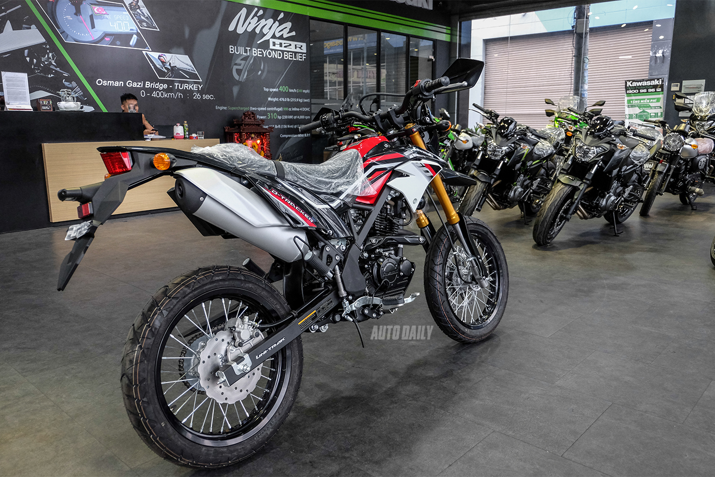 Ảnh chi tiết Kawasaki D-Tracker 150 kawasaki-d-tracker-150-8.jpg