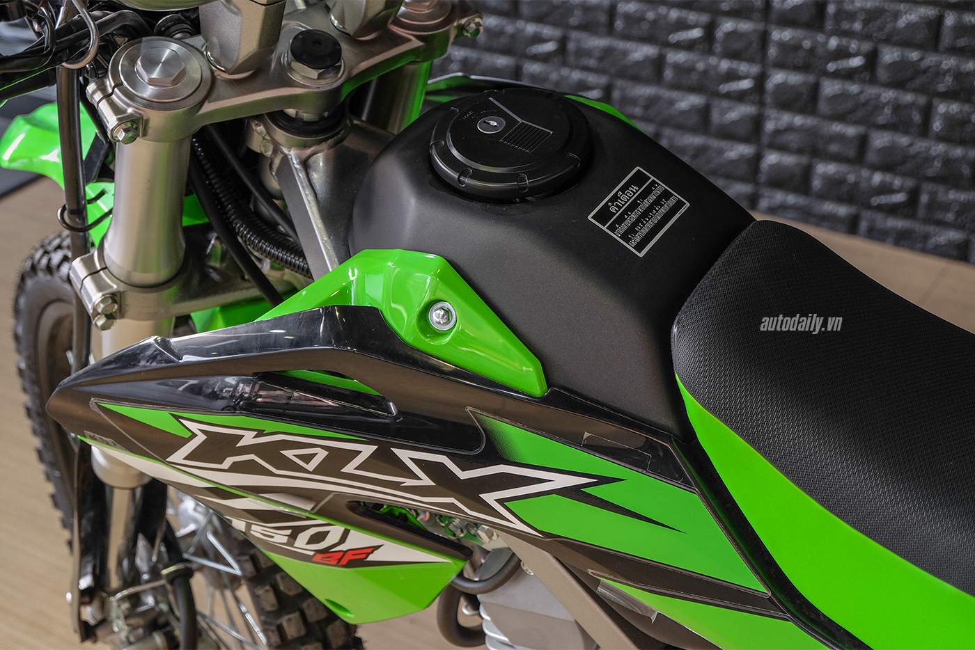 kawasaki-klx-150-bf-12.jpg