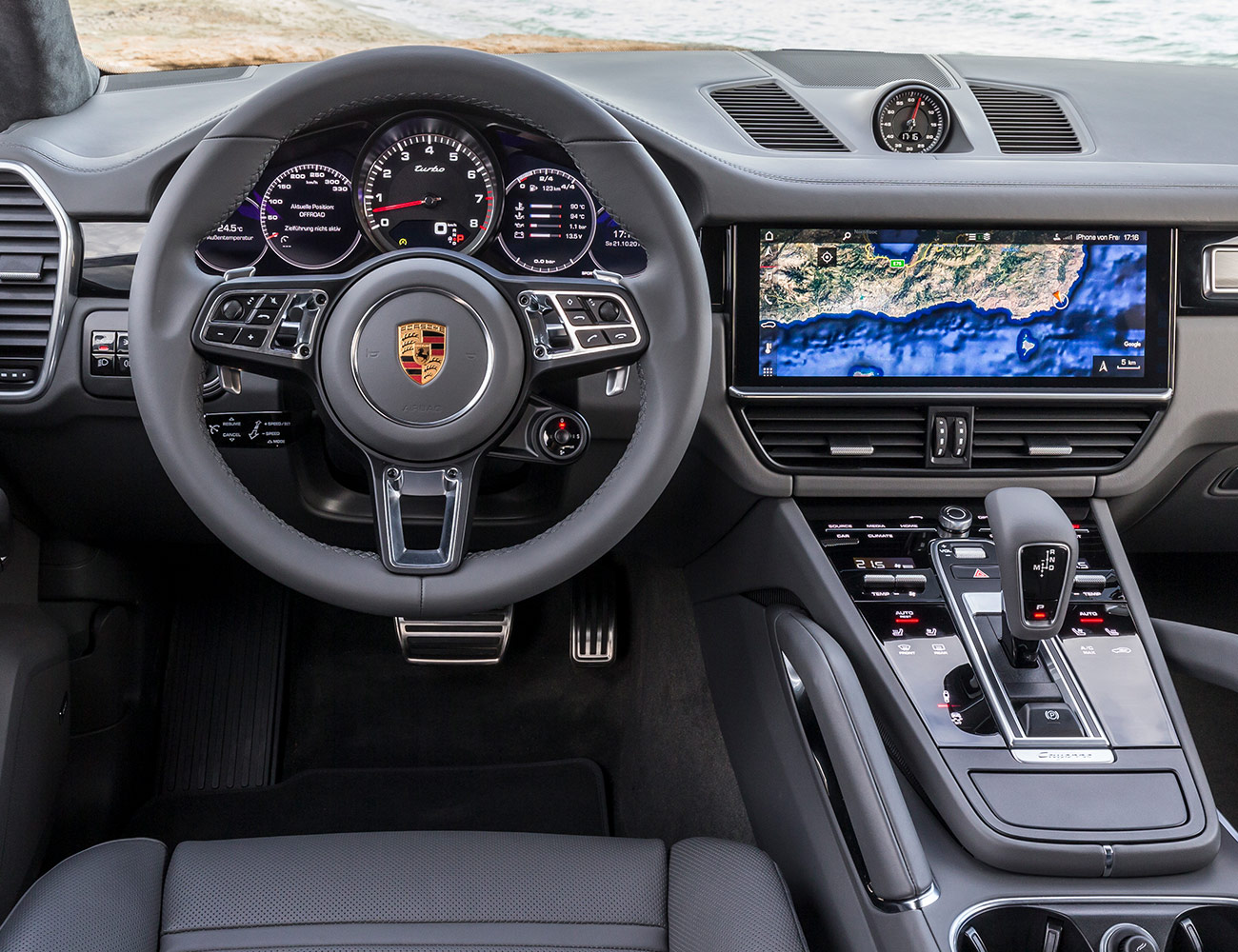 best-automotive-infotainment-systems-gear-patrol-porsche.jpg