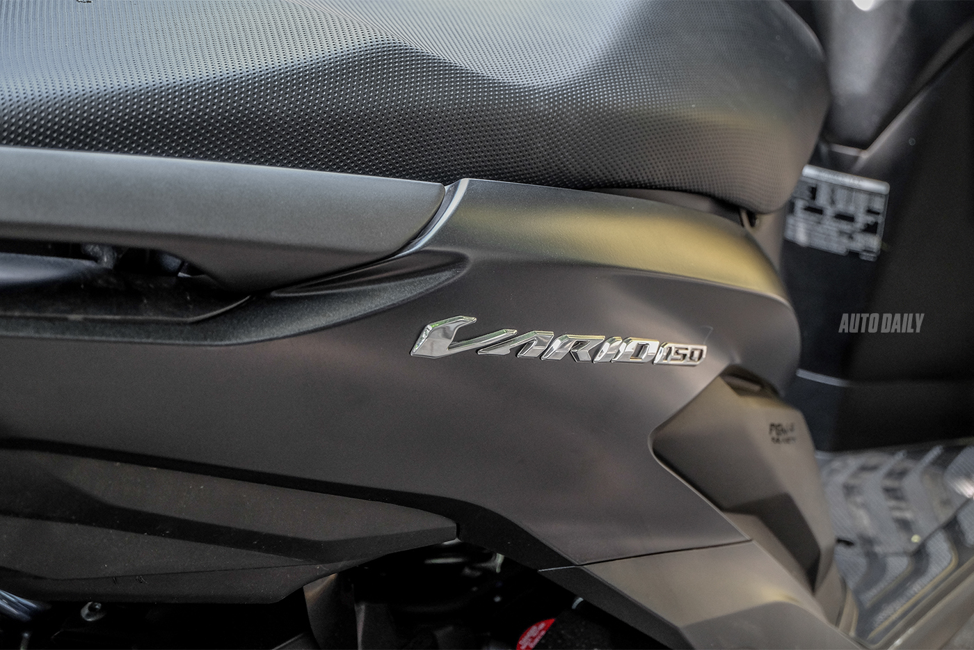 Ảnh chi tiết Honda Vario 150 2018 tại Việt Nam honda-vario-150-2018-19.jpg