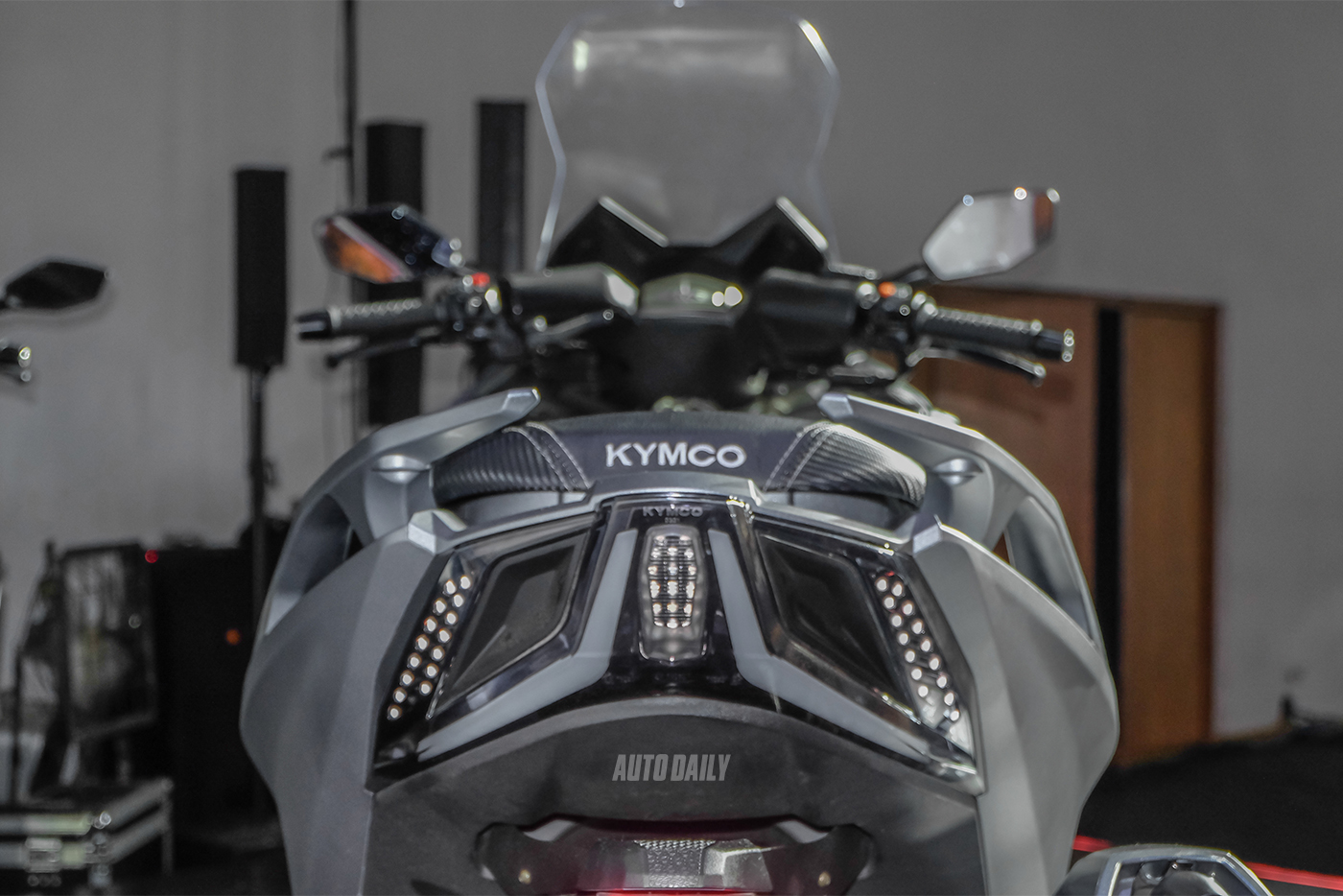 kymco-ak550-15.jpg