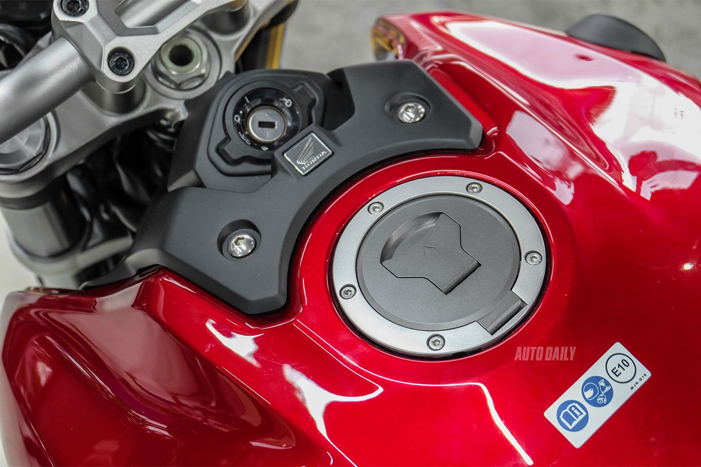 Ảnh chi tiết Honda CB1000R 2018 tại Việt Nam honda-cb1000r-18.jpg