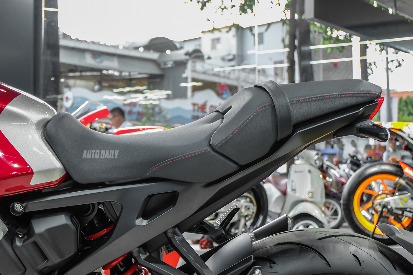 Ảnh chi tiết Honda CB1000R 2018 tại Việt Nam honda-cb1000r-23.jpg