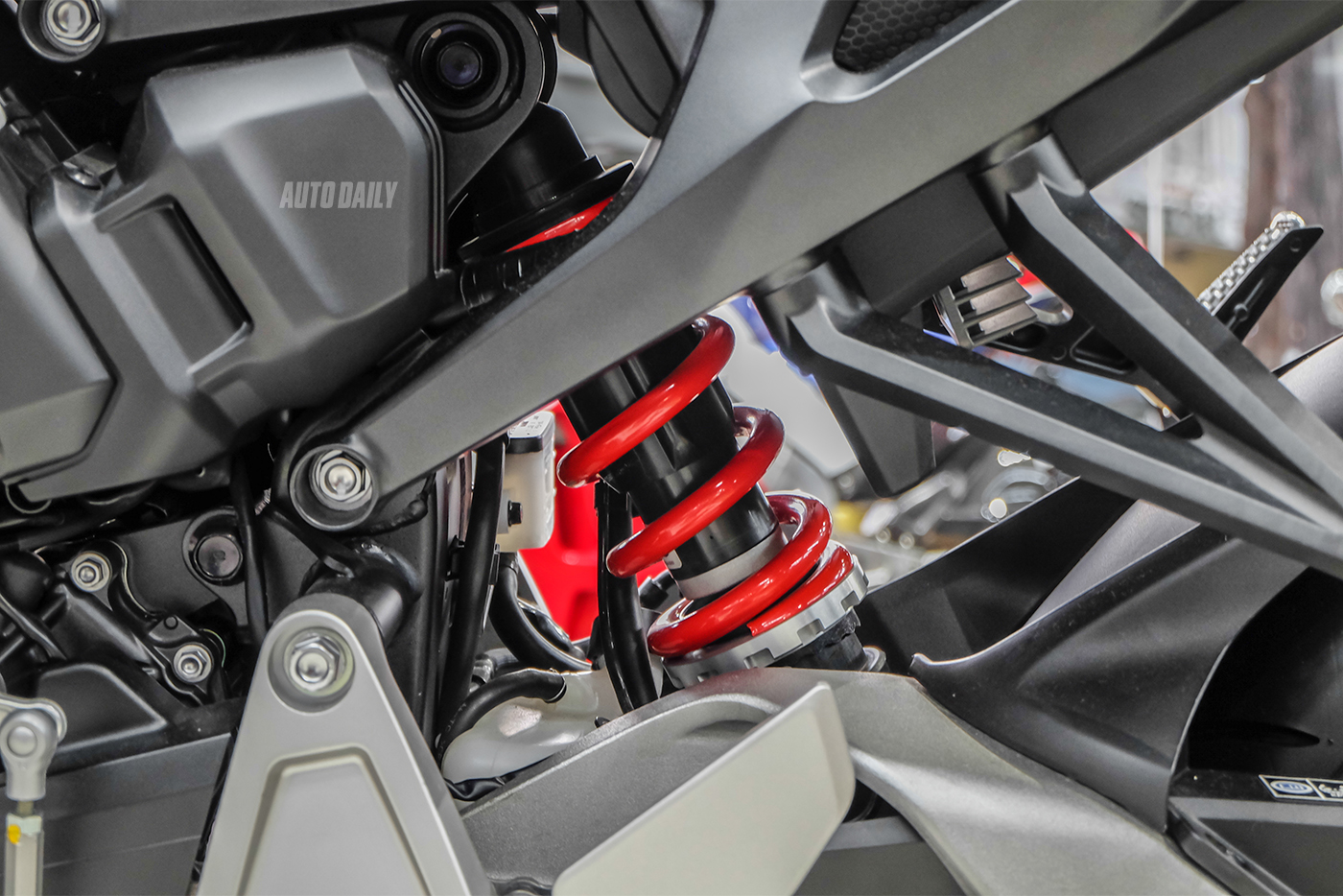 Ảnh chi tiết Honda CB1000R 2018 tại Việt Nam honda-cb1000r-24.jpg