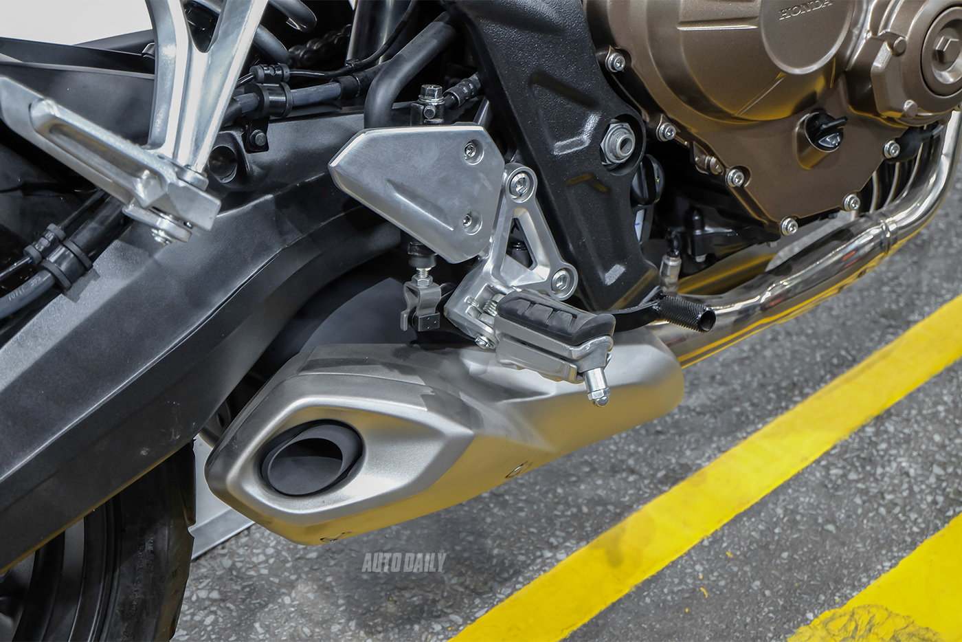 Ảnh chi tiết Honda CB650F giá 225,9 triệu đồng honda-cb650f-13.jpg