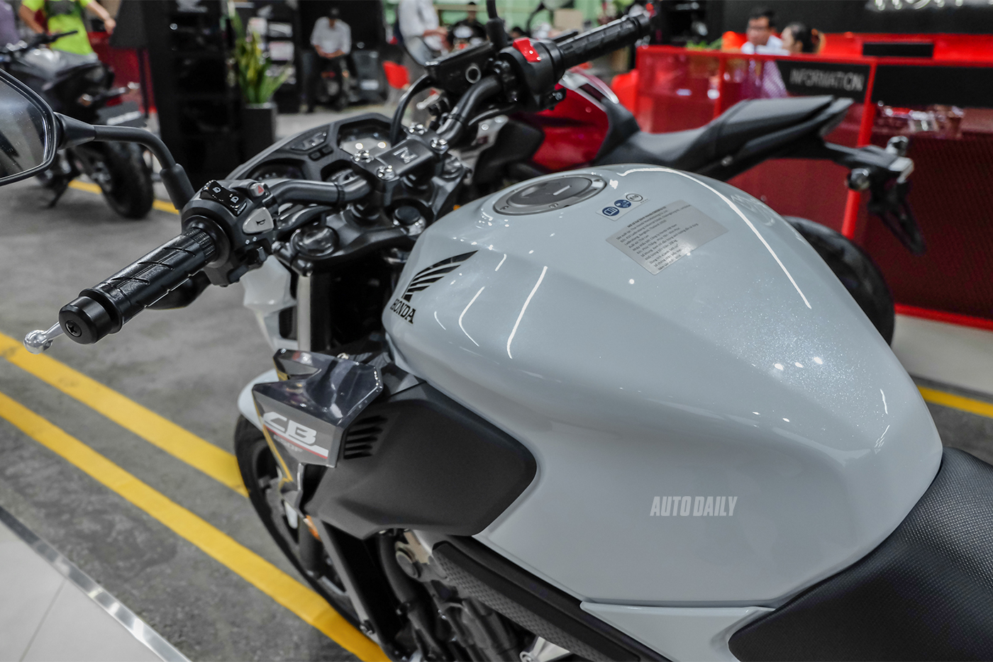 Ảnh chi tiết Honda CB650F giá 225,9 triệu đồng honda-cb650f-18.jpg