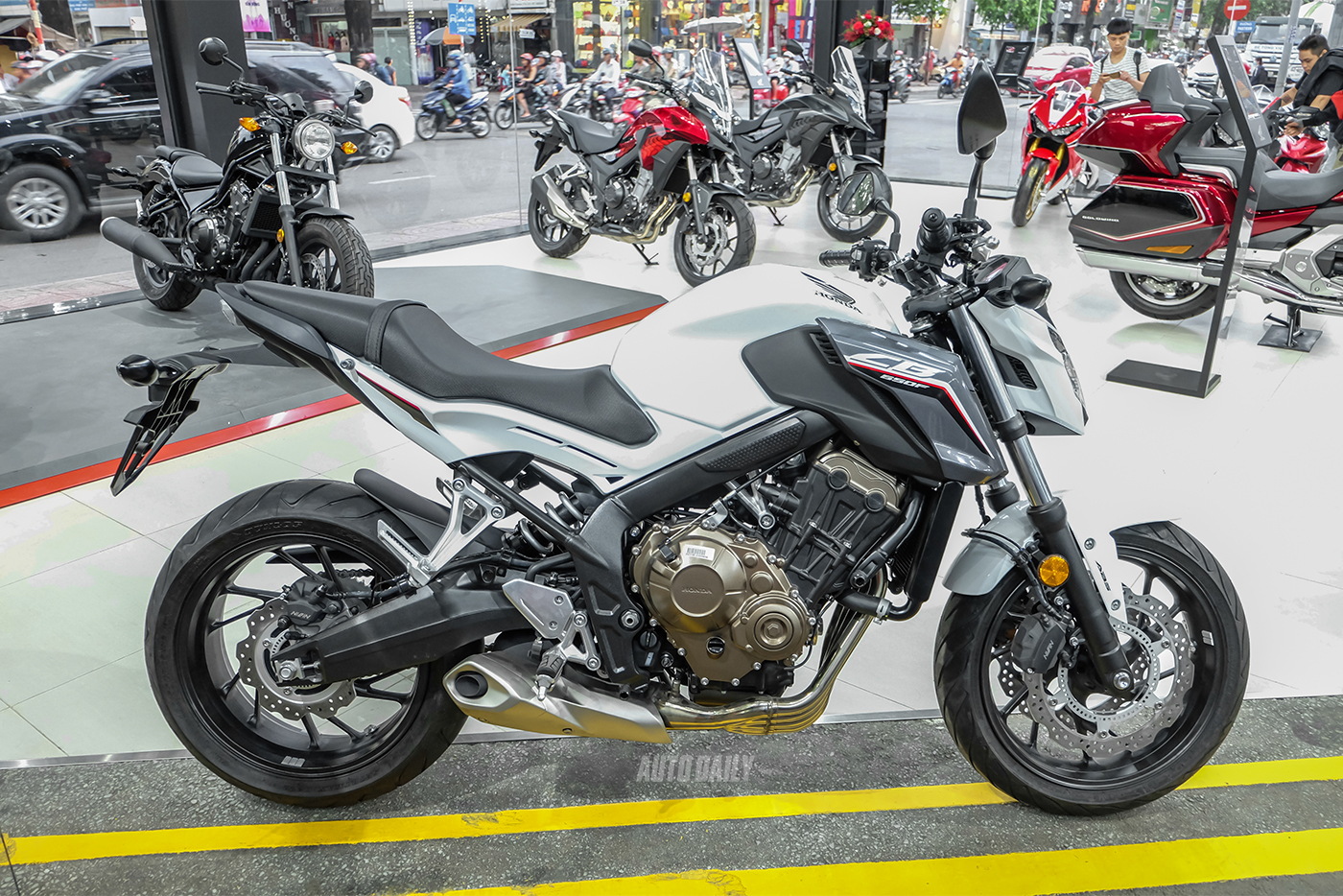 Ảnh chi tiết Honda CB650F giá 225,9 triệu đồng honda-cb650f-8.jpg