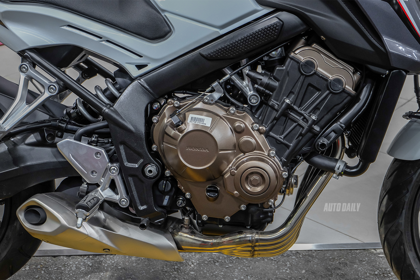 Ảnh chi tiết Honda CB650F giá 225,9 triệu đồng honda-cb650f-9.jpg