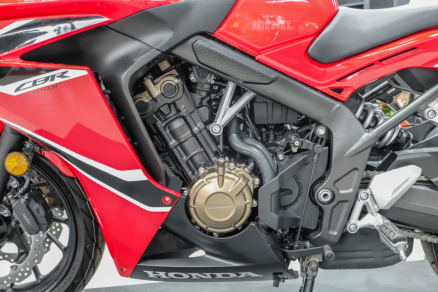 Ảnh chi tiết Honda CBR650F giá 233,9 triệu đồng honda-cbr650f-11.jpg