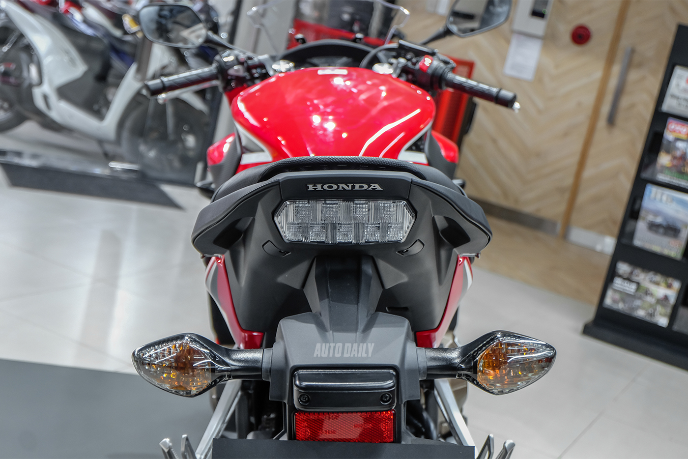 Ảnh chi tiết Honda CBR650F giá 233,9 triệu đồng honda-cbr650f-2.jpg