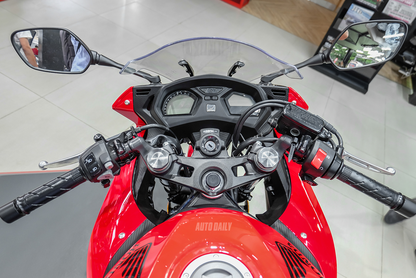 Ảnh chi tiết Honda CBR650F giá 233,9 triệu đồng honda-cbr650f-4.jpg