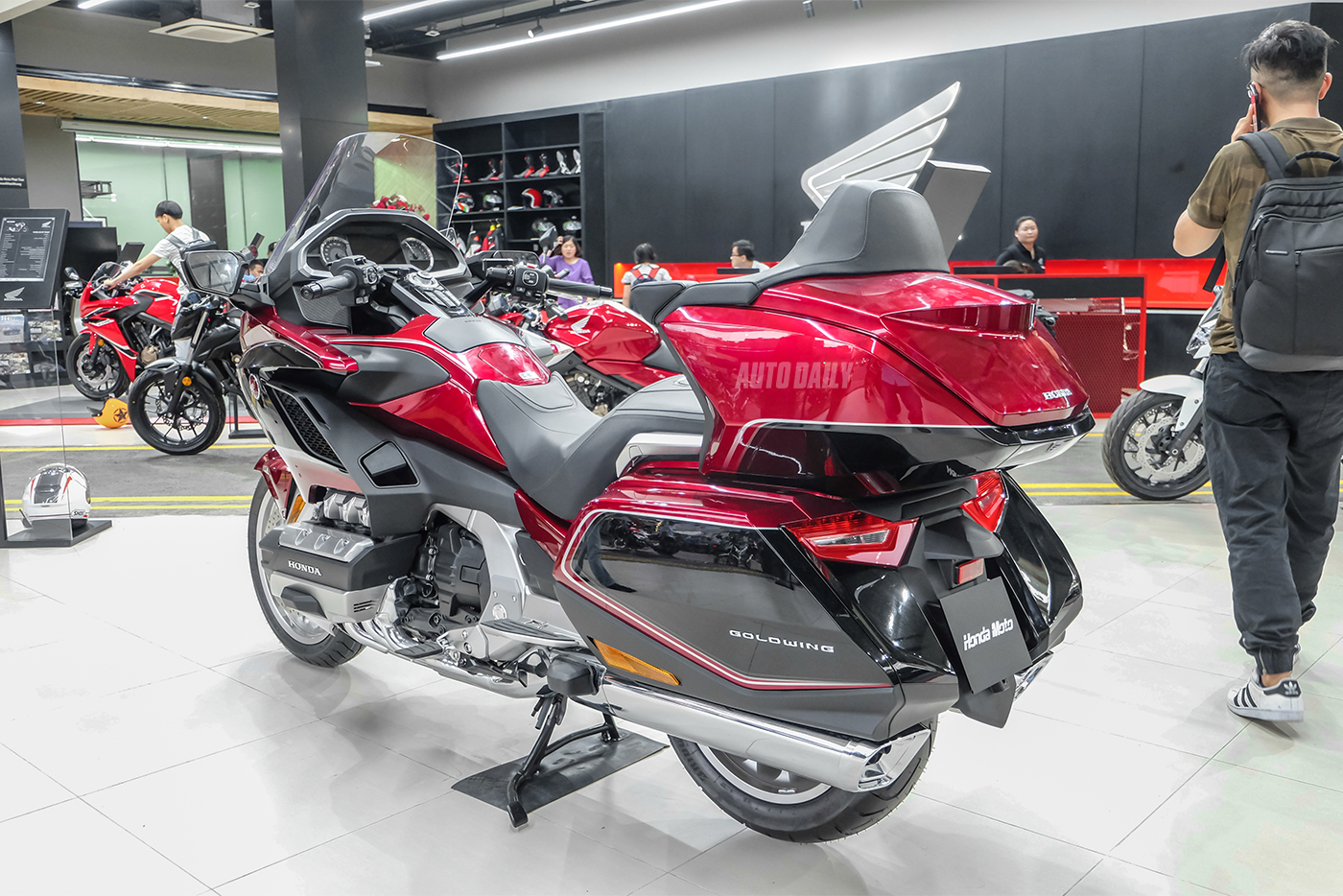 Xem thêm ảnh Honda Gold Wing 2018 honda-goldwing-2018-12.jpg