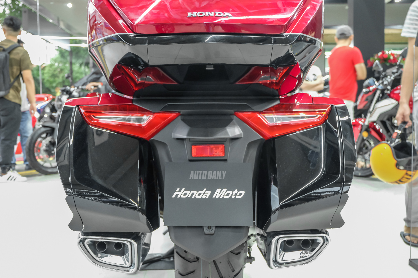 Xem thêm ảnh Honda Gold Wing 2018 honda-goldwing-2018-15.jpg