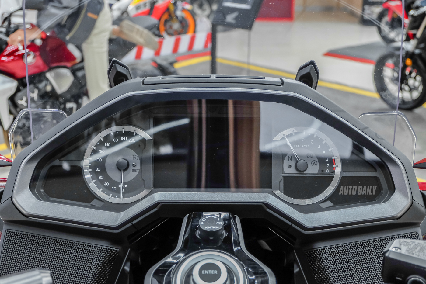 Xem thêm ảnh Honda Gold Wing 2018 honda-goldwing-2018-17.jpg