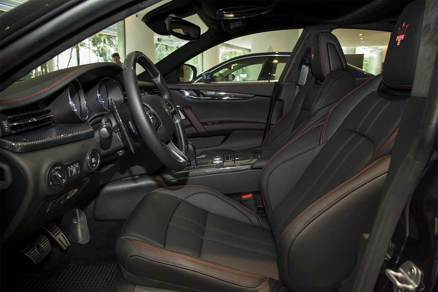 Ảnh chi tiết Maserati Quattroporte GTS Nerissimo maserati-quattroporte-gts-nerissimo-13.jpg