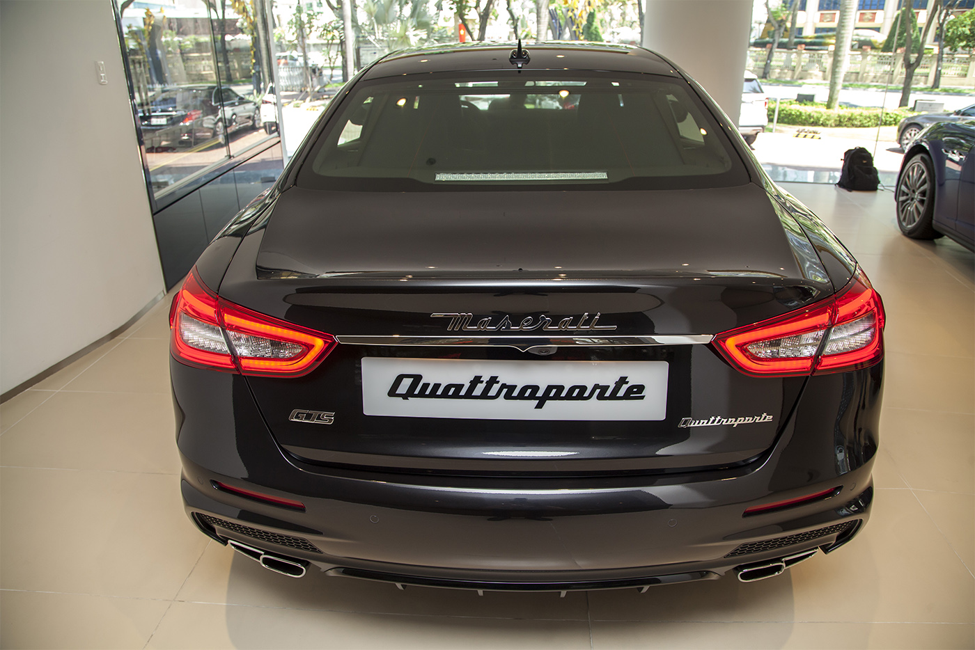 Ảnh chi tiết Maserati Quattroporte GTS Nerissimo maserati-quattroporte-gts-nerissimo-20.jpg