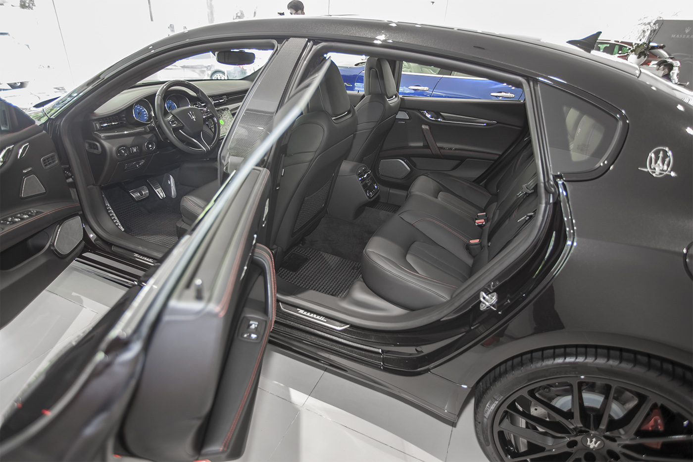 Ảnh chi tiết Maserati Quattroporte GTS Nerissimo maserati-quattroporte-gts-nerissimo-27.jpg