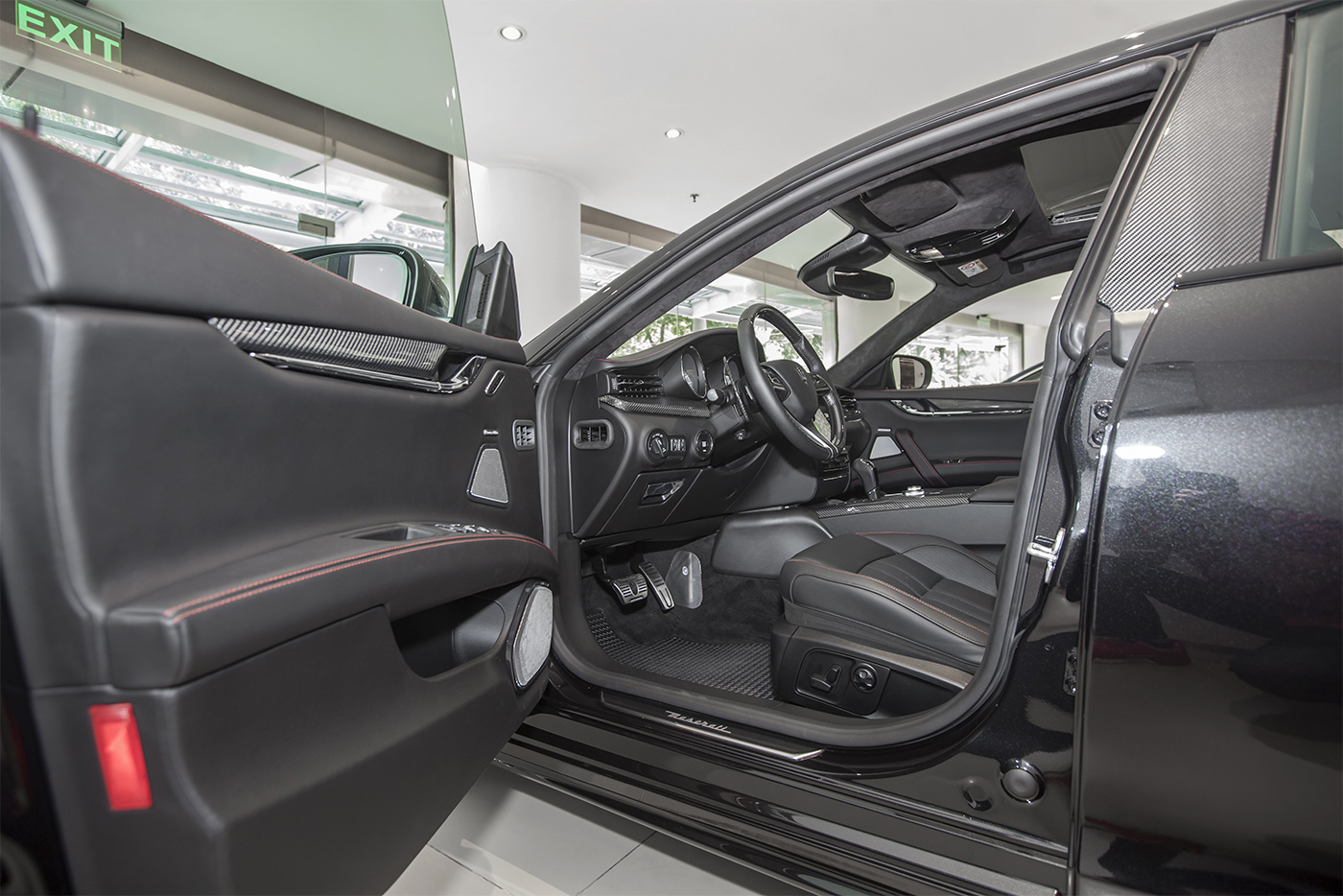 Ảnh chi tiết Maserati Quattroporte GTS Nerissimo maserati-quattroporte-gts-nerissimo-28.jpg