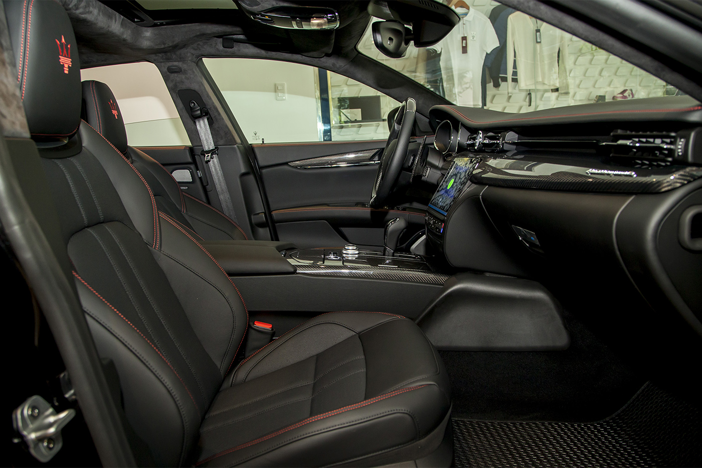 Ảnh chi tiết Maserati Quattroporte GTS Nerissimo maserati-quattroporte-gts-nerissimo-9.jpg