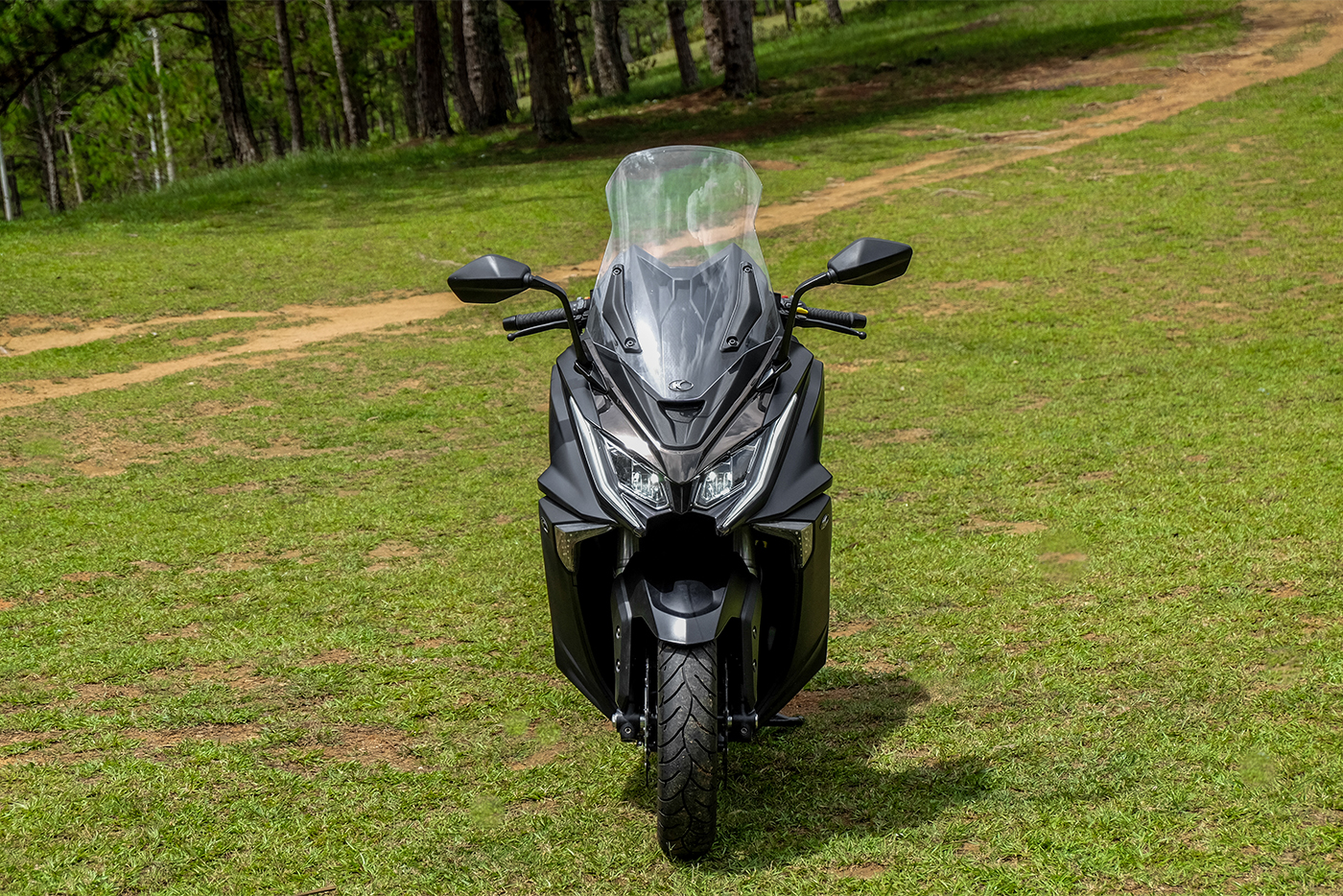 kymco-ak550-30.jpg