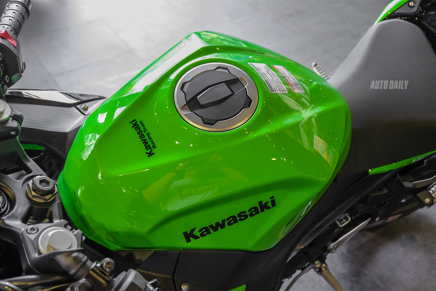 Ảnh chi tiết Kawasaki Ninja 250 2018 kawasaki-ninja-250-2018-15.jpg