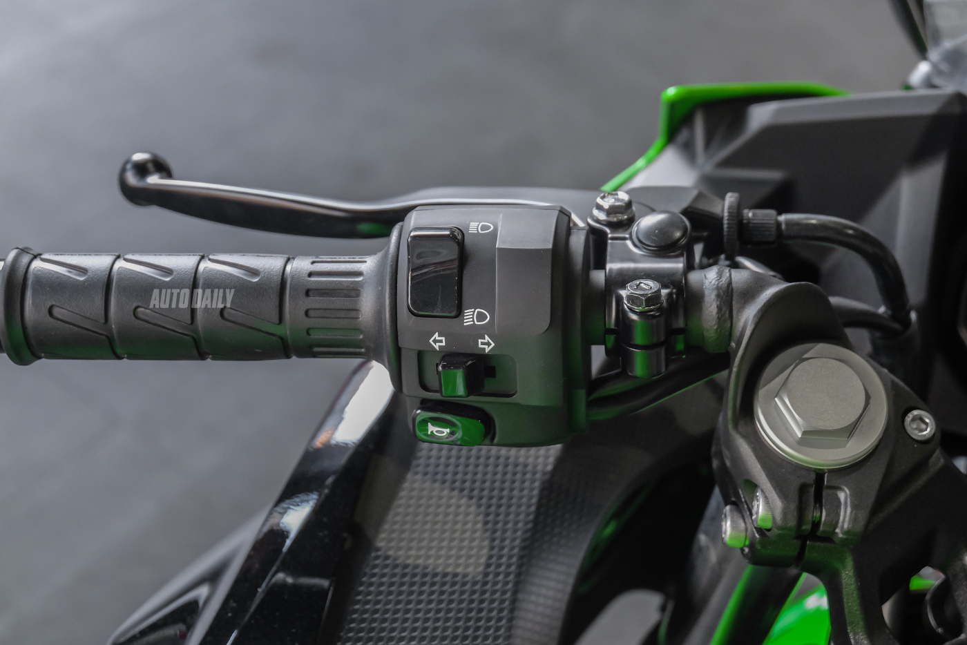 Ảnh chi tiết Kawasaki Ninja 250 2018 kawasaki-ninja-250-2018-21.jpg