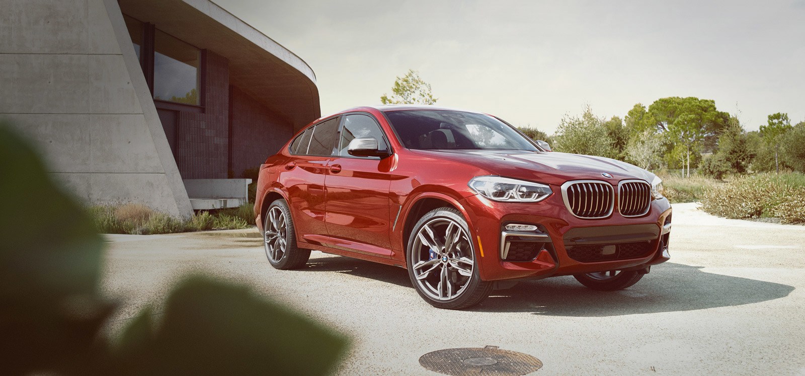 bmw-my19-xseries-x4-dp-hero.jpg