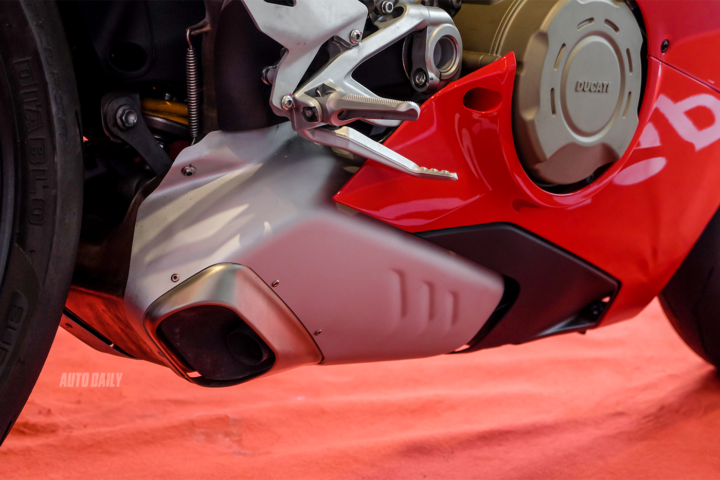 ducati-panigale-v4-s-22.jpg