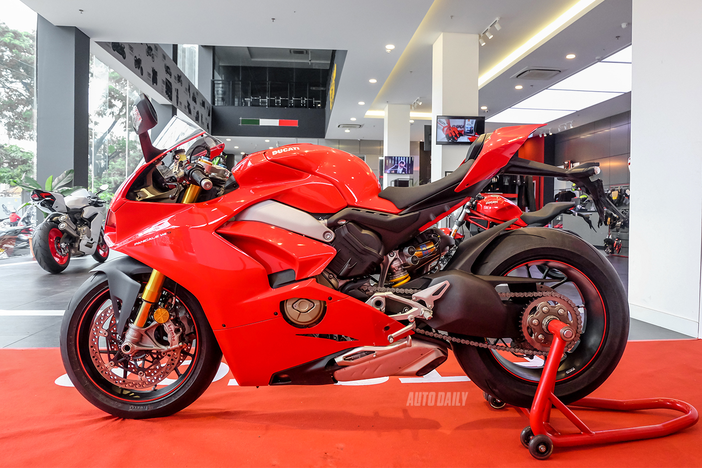 ducati-panigale-v4-s-29.jpg