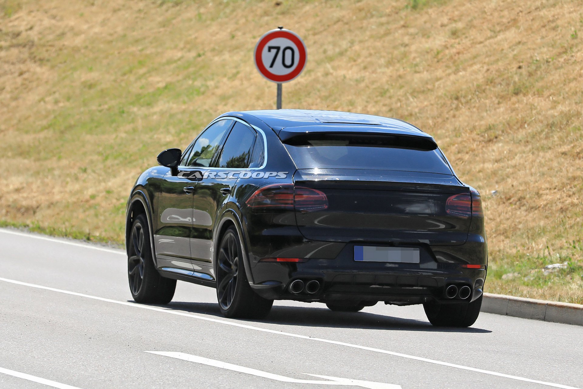 df84be9e-porsche-cayenne-coupe-first-spy-25.jpg