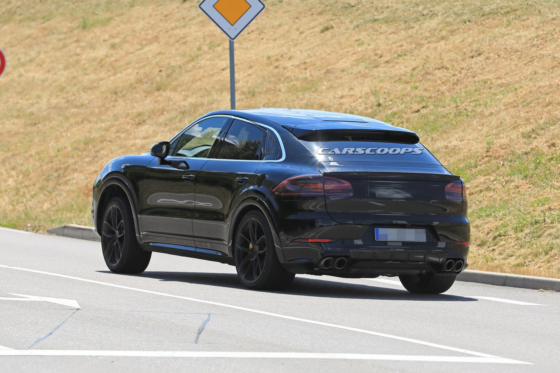 f78a930c-porsche-cayenne-coupe-first-spy-24.jpg