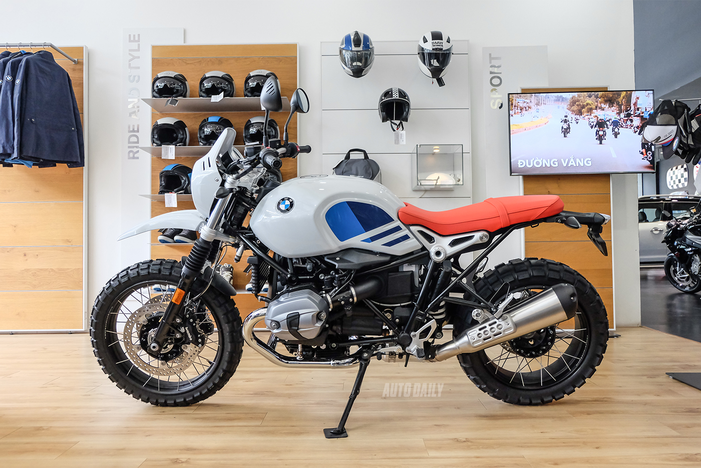 bmw-r-ninet-urban-gs-8.jpg