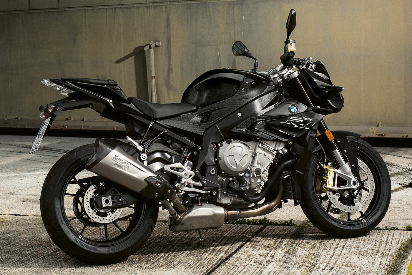 2019-bmw-motorrad-s-1000-r-6.jpg