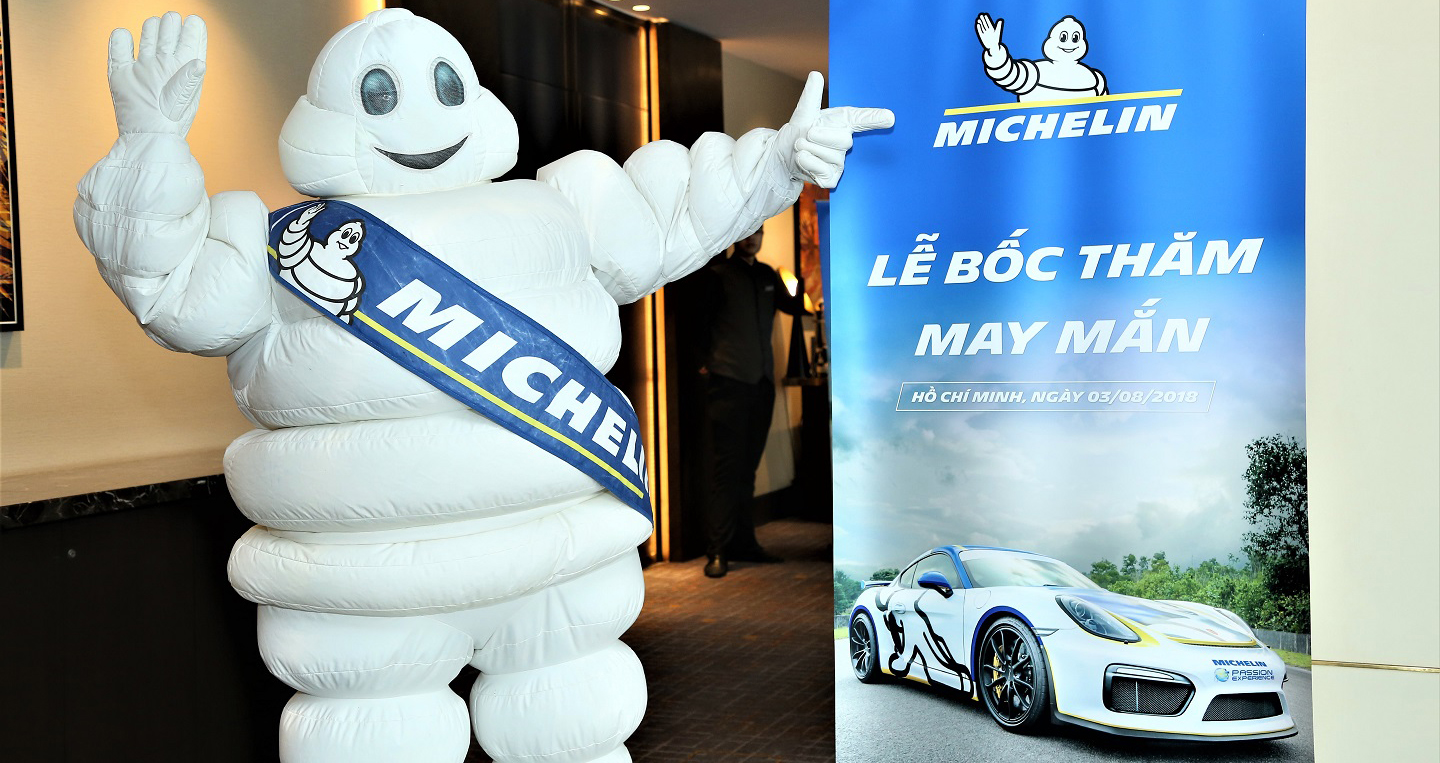 Mua lốp Michelin, 6 khách hàng Việt "tậu" chuyến đua xe thể thao ở Thái