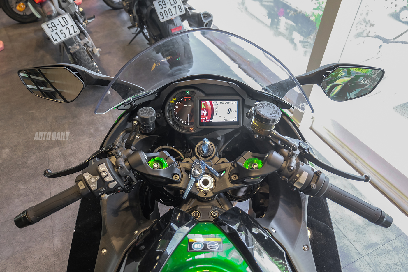 kawasaki-ninja-h2-sx-1.jpg