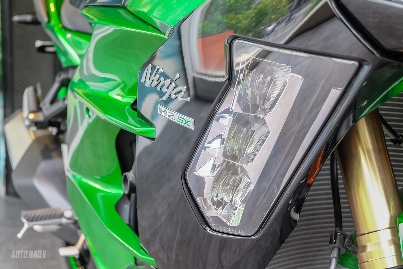 kawasaki-ninja-h2-sx-10.jpg