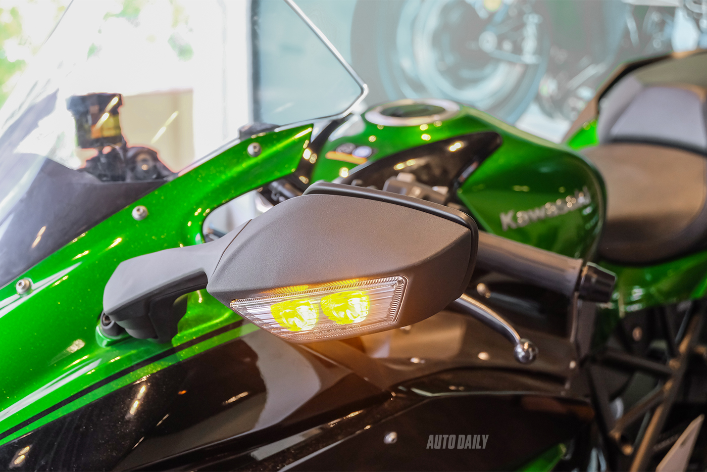 kawasaki-ninja-h2-sx-35.jpg