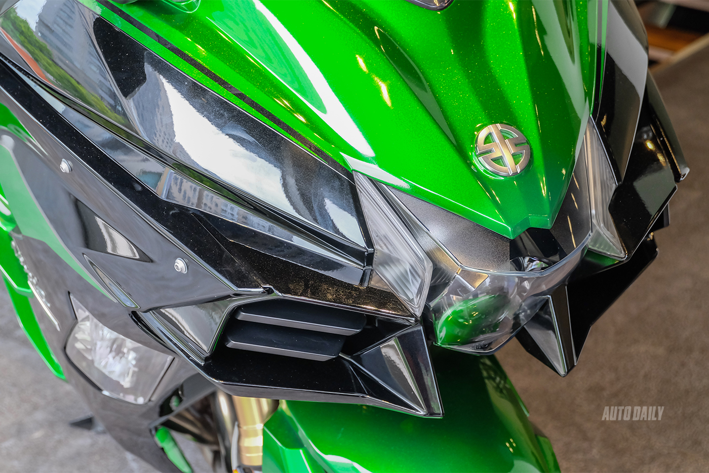 kawasaki-ninja-h2-sx-9.jpg