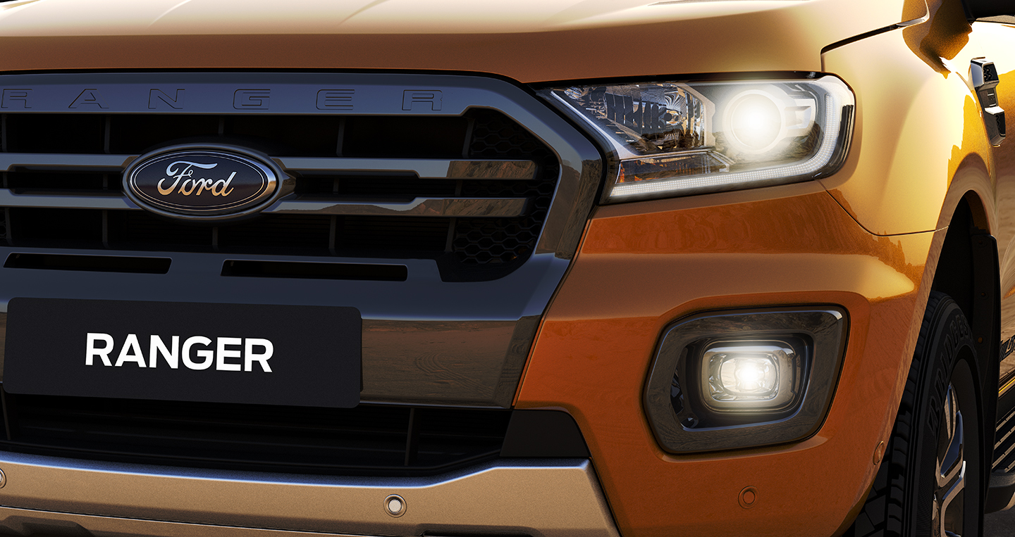 1-vn-lhd-wildtrak-dbl-saber-headlamps.jpg