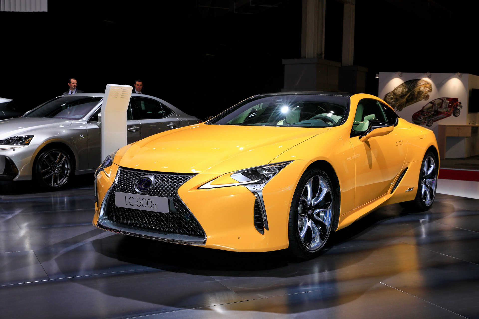 2019-lexus-lc-limited-edition-ra-mat-paris-1.jpg