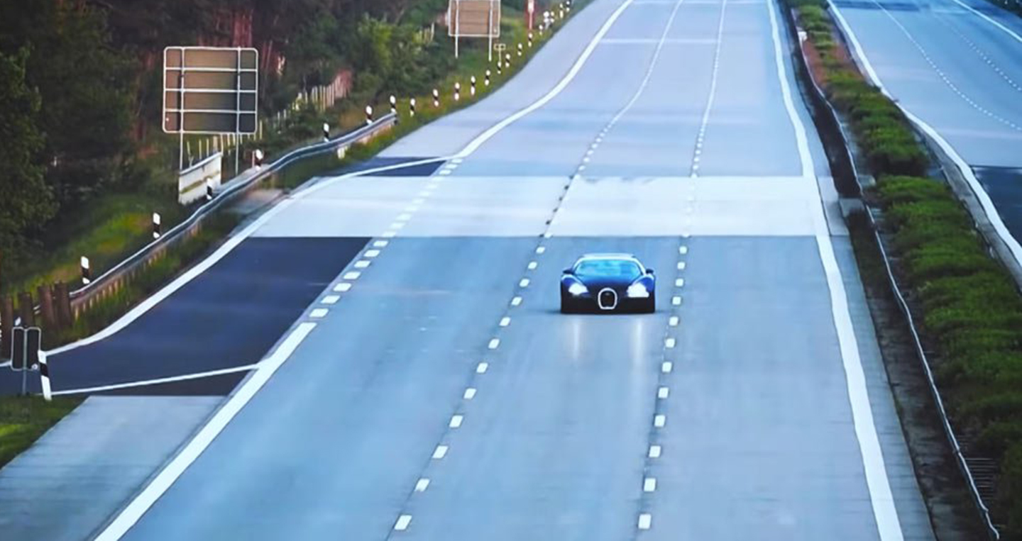Video: Người đàn ông nỗ lực vượt mốc 400 km/h trên Bugatti Veyron