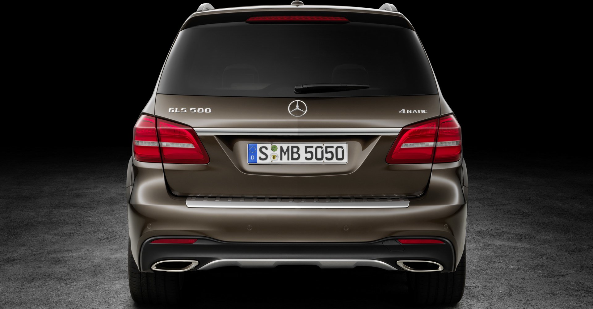 so-sanh-bmw-x7-vs-mercedes-gls-10.jpg