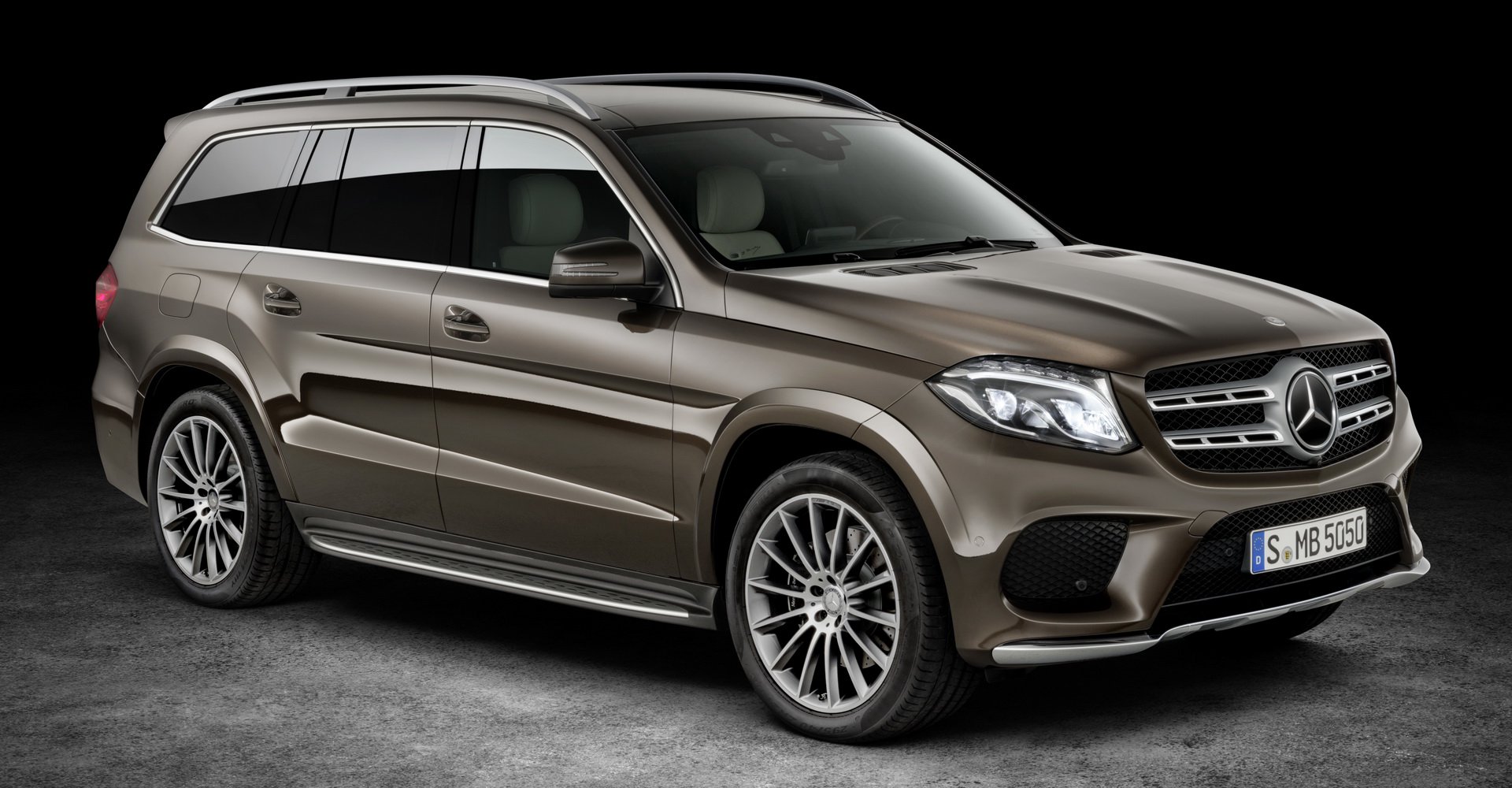 so-sanh-bmw-x7-vs-mercedes-gls-2.jpg