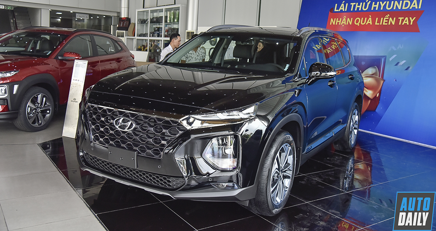 Hyundai Santa Fe 2019 về đại lý, kẻ khen người chê chờ ngày ra mắt