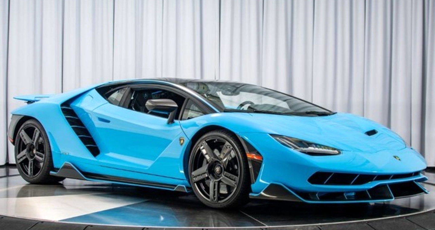 Siêu bò Lamborghini Centenario màu độc lên sàn xe cũ